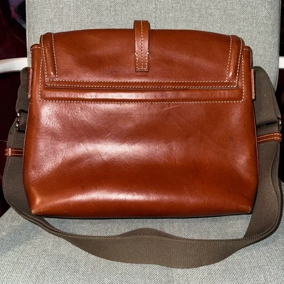 Florentine Toscana leather crossbody saddle bag - Picture 4 of 12